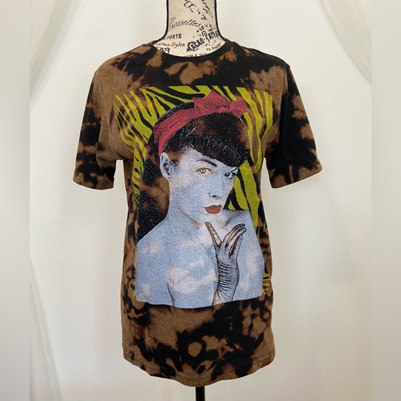Forever 21 Tie Dye Graphic T-Shirt - Picture 3 of 15